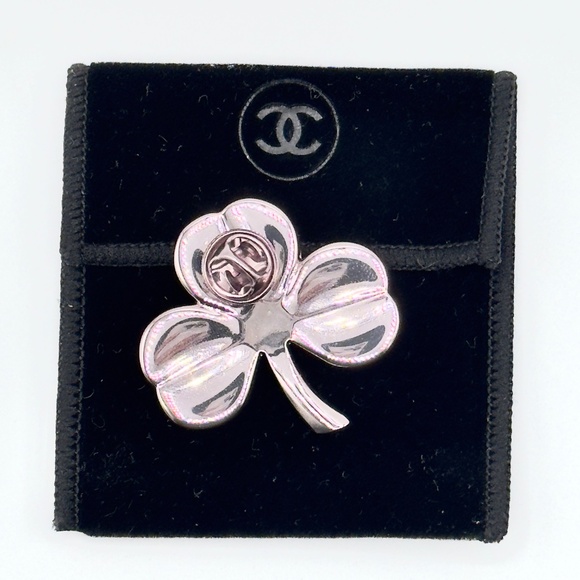 CHANEL Three Leaf Clover CC Pin Brooch - Picture 2 of 5